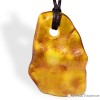 Pendentif Ambre roulé, percé, aide aux problèmes respiratoires.