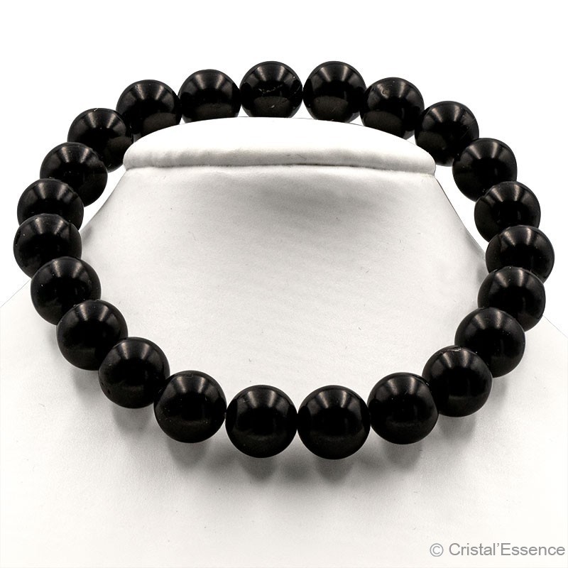 Porter un bracelet contre la magie noire 