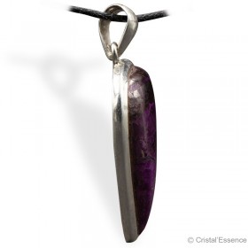 Sugilite cabochon pointe allongée, pendentif cerclé argent, 7,6 g