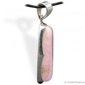 Pendentif pierre Kunzite, montage cerclage argent porter sur le chakra du cœur.