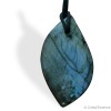 Pendentif Labradorite plaque, percé reflets bleus, formes libres, pour la protection contre les diverses formes de négativités.