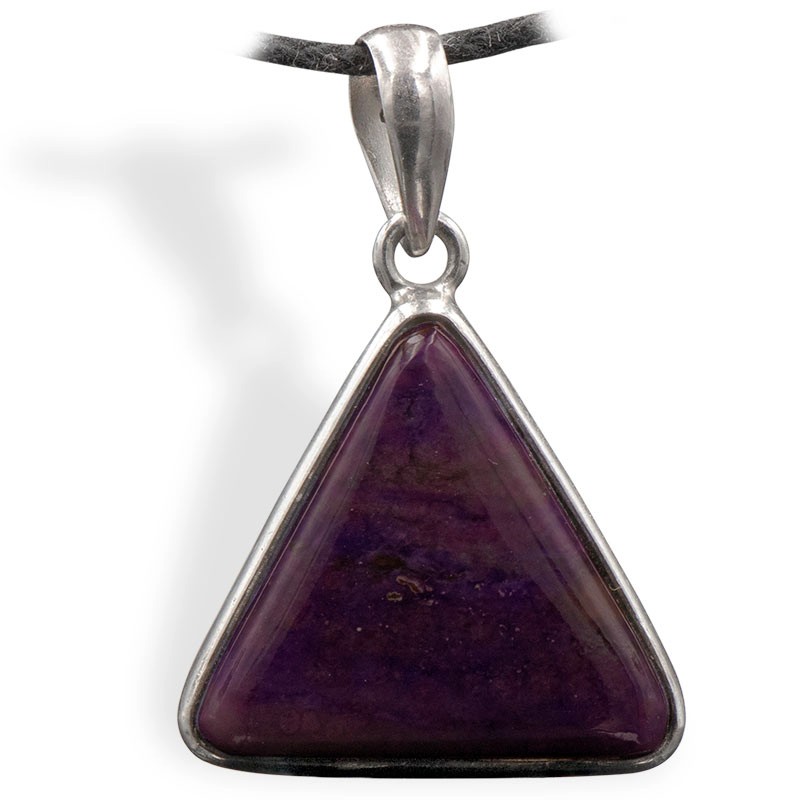 la Sugilite est très adaptée à être portée en pendentif