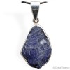 Pierre Tanzanite brut en pendentif, avec cerclage argent, pour calmer l'activité du mental