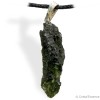 Moldavite spécimen entier en pendentif, pierre de cœur
