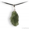 Moldavite authentique, naturelle, specimen entier en pendentif