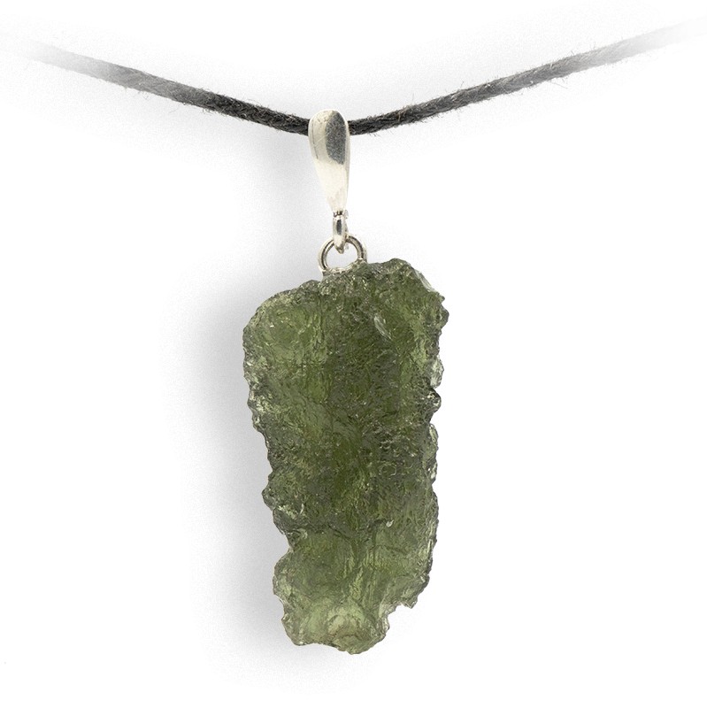 Moldavite en pendentif, pierre d'ouverture du cœur, d'ouverture à la Vie