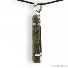 La Moldavite est la pierre d’ouverture du cœur, en pendentif argent