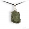 La Moldavite est par excellence la pierre d’ouverture du cœur, et de façon plus large, d’ouverture à la vie.