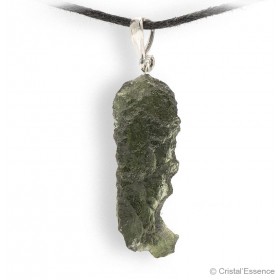 Moldavite en pendentif, pierre d'ouverture du coeur