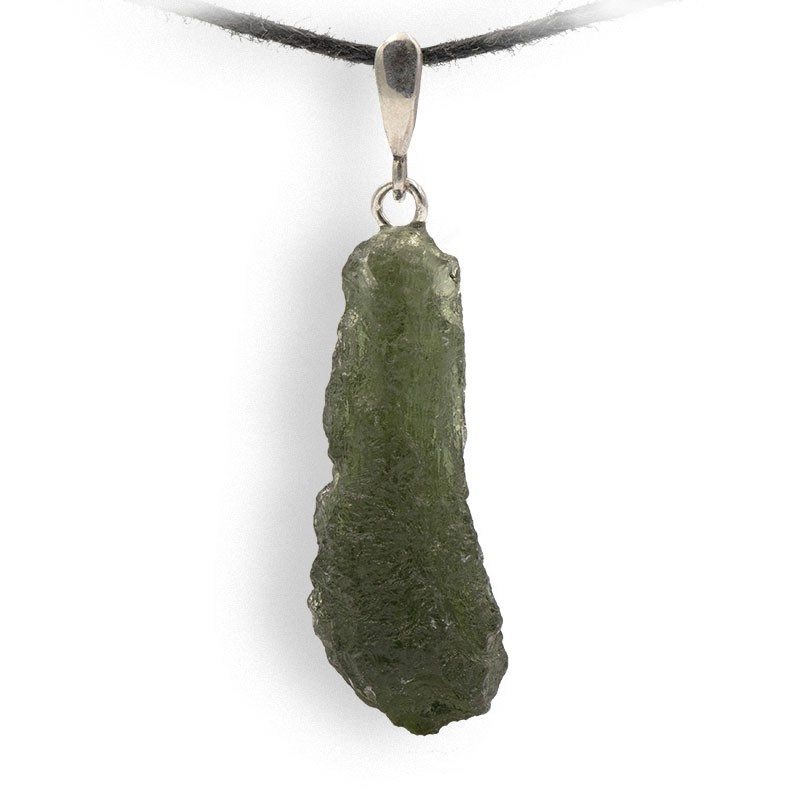 Moldavite spécimen entier en pendentif, pierre de cœur