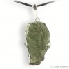 Moldavite authentique en pendentif argent, elle correspond au 4e chakra, le chakra du cœur