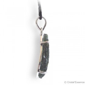La Moldavite est très adaptée à être portée en pendentif.
