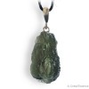 La Moldavite est par excellence la pierre d’ouverture du cœur, et de façon plus large, d’ouverture à la vie.