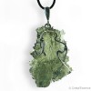 Les Moldavites de Nesmen Forest sont très rares, magnifiquement découpées et très fines. Pendentif argent.