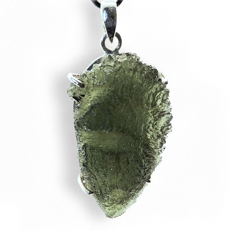 Pendentif de dimension exceptionnelle en Moldavite. Pierre de coeur.