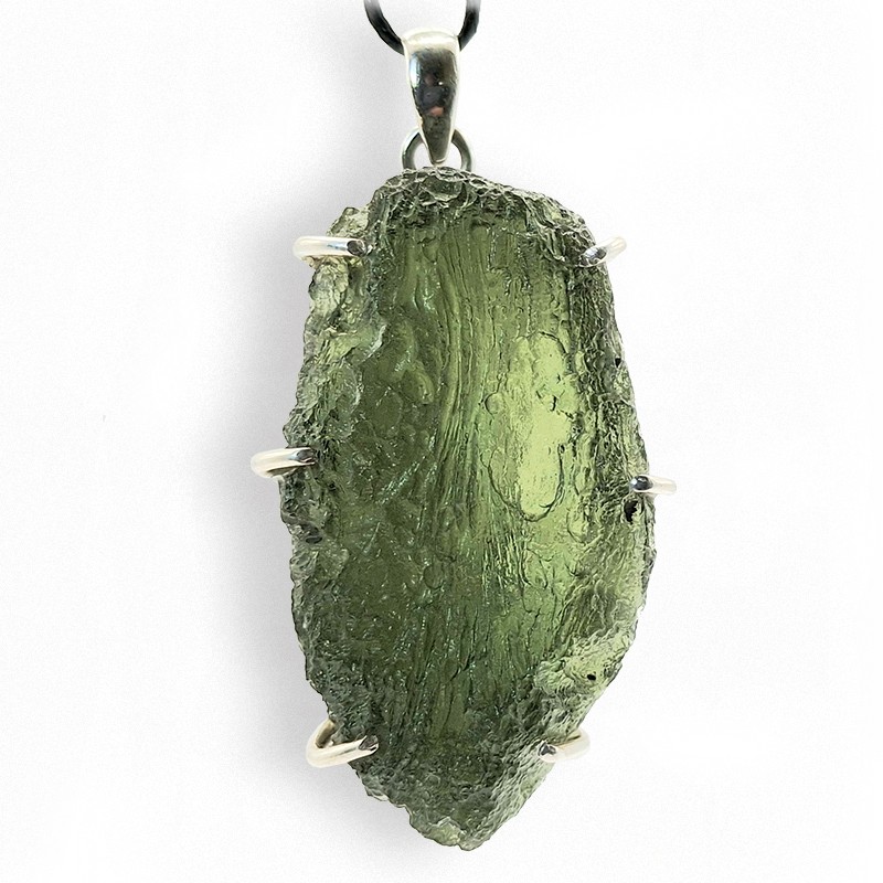 La Moldavite est par excellence la pierre d’ouverture du cœur. Spécimen exceptionnel