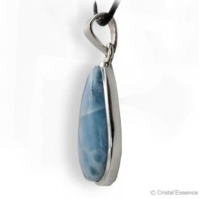Pierre Larimar en pendentif, cerclé argent en forme de cabochon