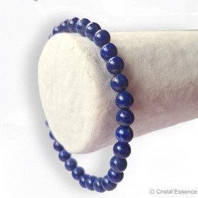 Le Lapis-lazuli correspond au 3e œil et permet de développer son potentiel créatif et son imagination.