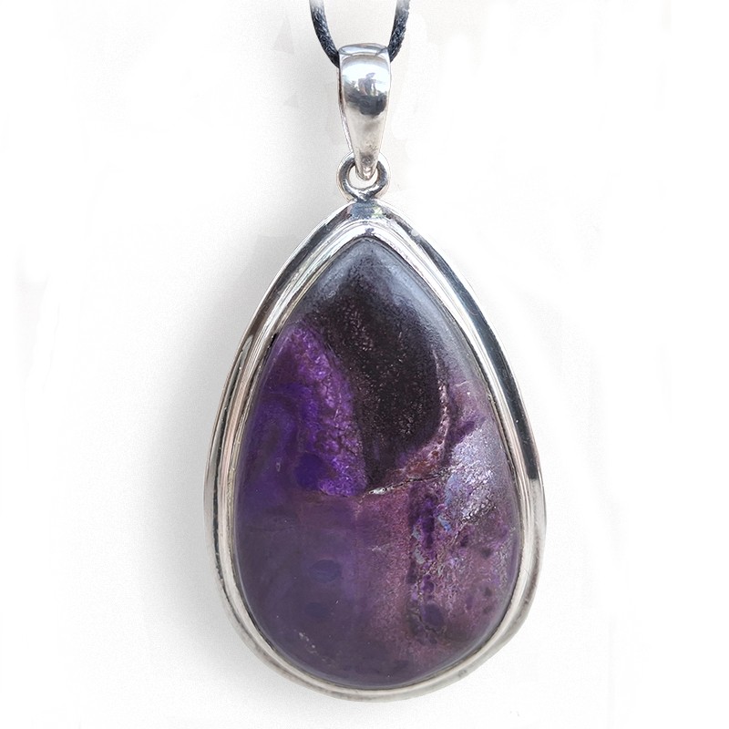Sugilite en pendentif goutte, pierre d'alignement