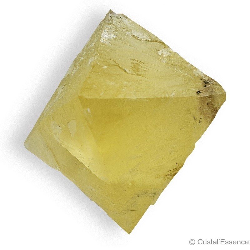 La forme cristallisée de cette Fluorite jaune est naturelle, la Fluorite présente ici un cristal octaédrique.