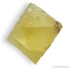 La forme cristallisée de cette Fluorite jaune est naturelle, la Fluorite présente ici un cristal octaédrique.