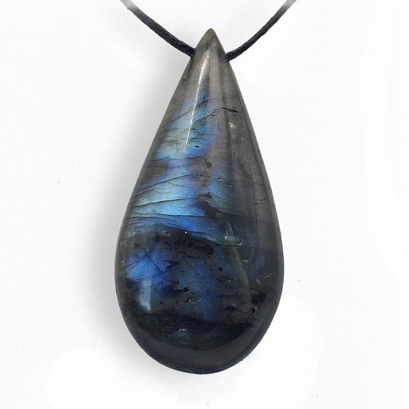 Pendentif Labradorite, qualité AA, protection des projections négatives.
