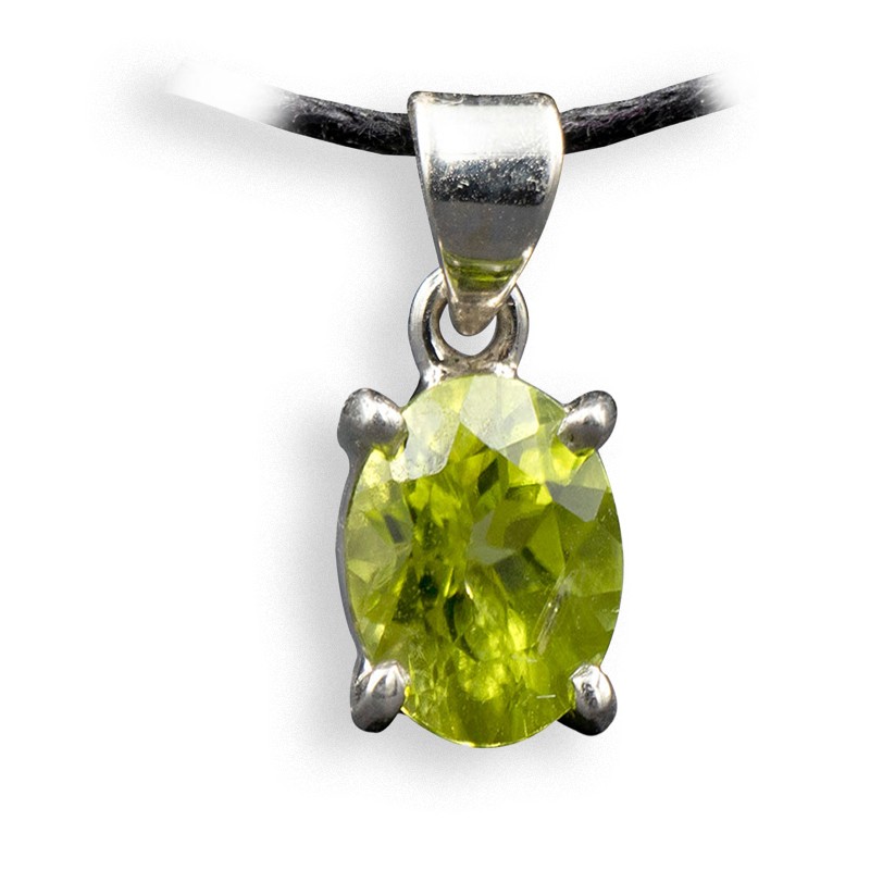 Péridot facetté, pendentif argent ovale
