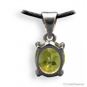 Péridot en pendentif facetté