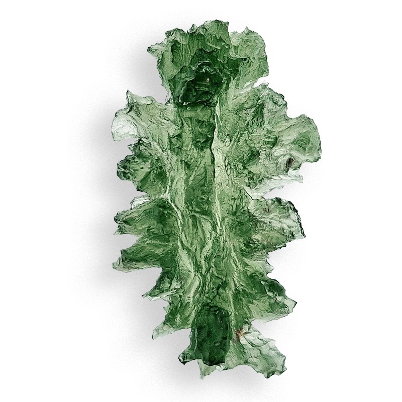 Magnifiquement découpée, la Moldavite de Besednice est très rare. La regarder en transparence. Pierre de coeur.