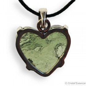 Moldavite, pierre de coeur, en pendentif