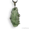 Moldavite de Nesmen Forest en pendentif argent, elle correspond au 4e chakra, le chakra du cœur