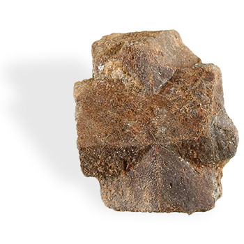 La pierre Staurolite est utilisée essentiellement comme pierre d'ancrage et de protection. 